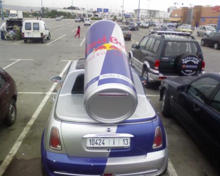 mini cooper en mode red bull